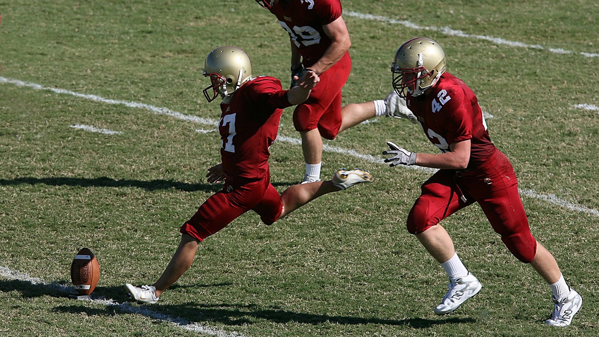 勇士两大核心闪耀全场!穆迪与波斯特联手限制布克,攻防全能稳固空间彰显冠军之风